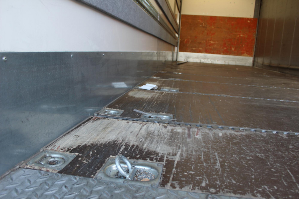 MAN TGM 18.290 Plane-Koffer 7,5 m Klima 499TKm - Kapellbil: bild 3 MAN TGM 18.290 Plane-Koffer 7,5 m Klima 499TKm - Kapellbil: bild 3