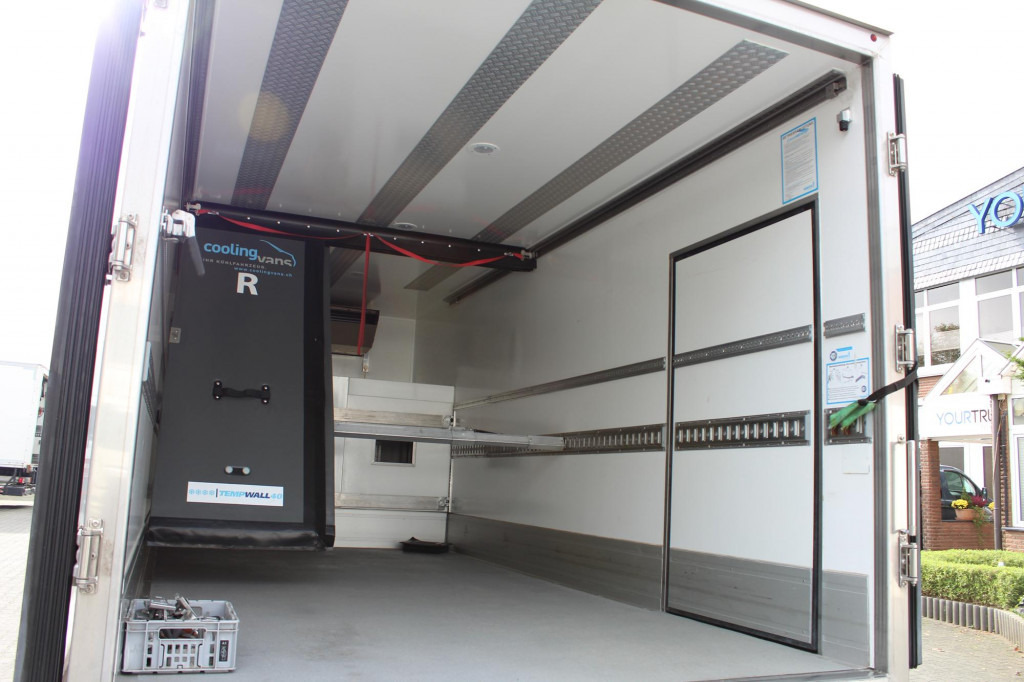 Mercedes-Benz Atego 1024 E6 TK T-1000R Strom Tür+LBW Nur 85Tkm - Kylbil lastbil: bild 2 Mercedes-Benz Atego 1024 E6 TK T-1000R Strom Tür+LBW Nur 85Tkm - Kylbil lastbil: bild 2