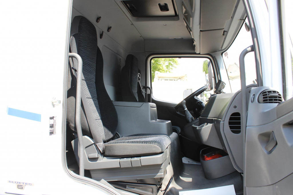 Mercedes-Benz Atego 1321 E6 Koffer Klima Kamera Schalter LBW - Lastbil med skåp: bild 4 Mercedes-Benz Atego 1321 E6 Koffer Klima Kamera Schalter LBW - Lastbil med skåp: bild 4