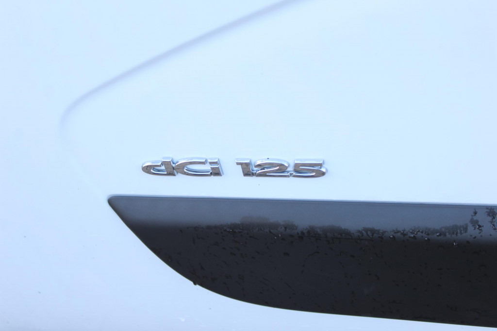 Renault Master Comilev 100TF1 10m Klima nur 167h HU-UVV - Billift: bild 5 Renault Master Comilev 100TF1 10m Klima nur 167h HU-UVV - Billift: bild 5