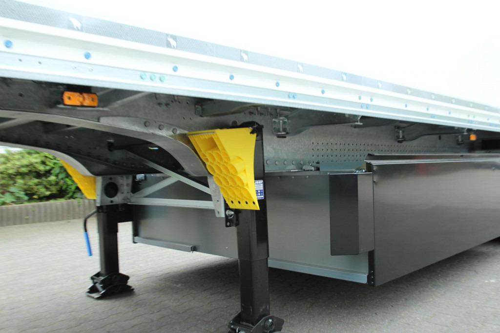 SCHMITZ Koffer DS Liftachse 4x Pal.-Kasten NEU ! - Skåp semitrailer: bild 5 SCHMITZ Koffer DS Liftachse 4x Pal.-Kasten NEU ! - Skåp semitrailer: bild 5