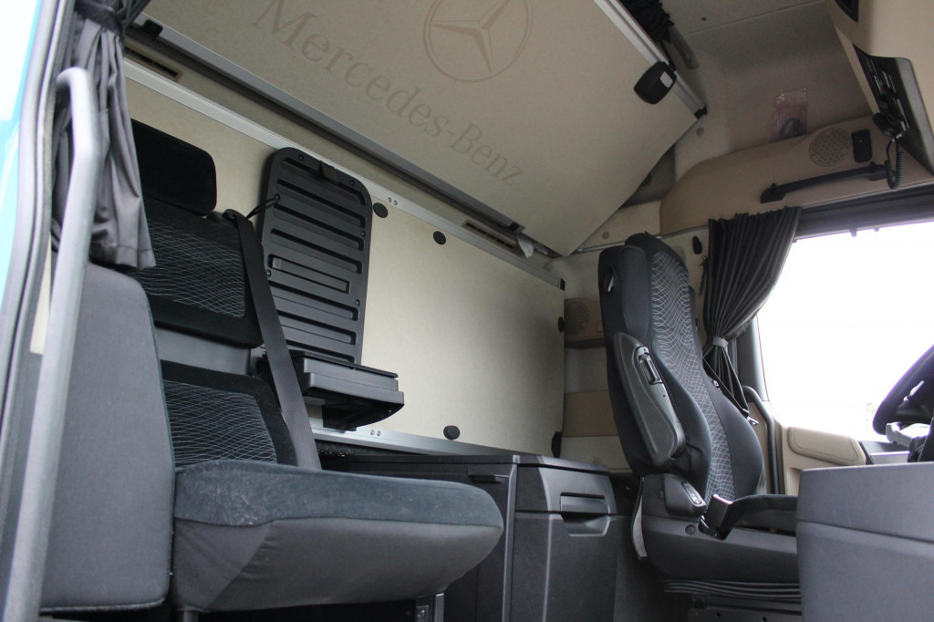 Mercedes-Benz Actros 2548 Koffer Retarder Schlafkab Kühlbox - Transportbil: bild 5 Mercedes-Benz Actros 2548 Koffer Retarder Schlafkab Kühlbox - Transportbil: bild 5