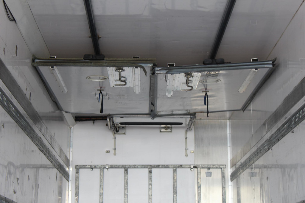 Volvo FM 420 TK T-1200R Bi-Temp Strom Türen LBW Klima - Kylbil lastbil: bild 3 Volvo FM 420 TK T-1200R Bi-Temp Strom Türen LBW Klima - Kylbil lastbil: bild 3