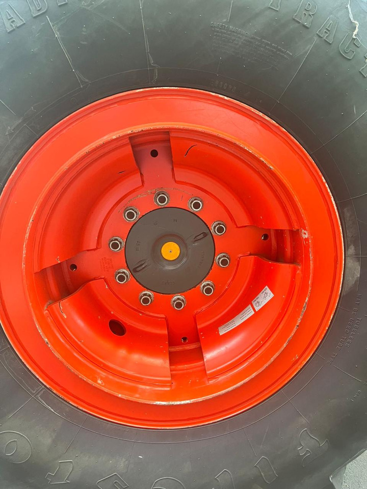 CLAAS Lexion verstärkte 10-Loch Felgen mit Reifen 650/75 R32 - Skördetröska: bild 2 CLAAS Lexion verstärkte 10-Loch Felgen mit Reifen 650/75 R32 - Skördetröska: bild 2