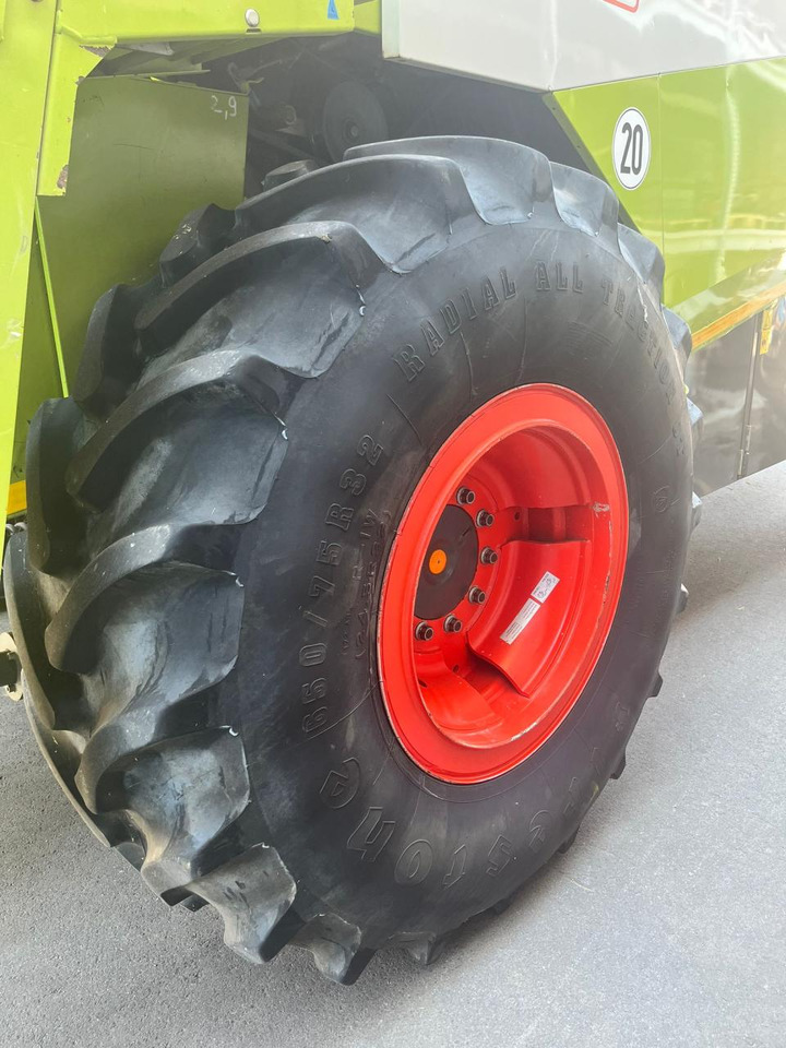 CLAAS Lexion verstärkte 10-Loch Felgen mit Reifen 650/75 R32 - Skördetröska: bild 3 CLAAS Lexion verstärkte 10-Loch Felgen mit Reifen 650/75 R32 - Skördetröska: bild 3