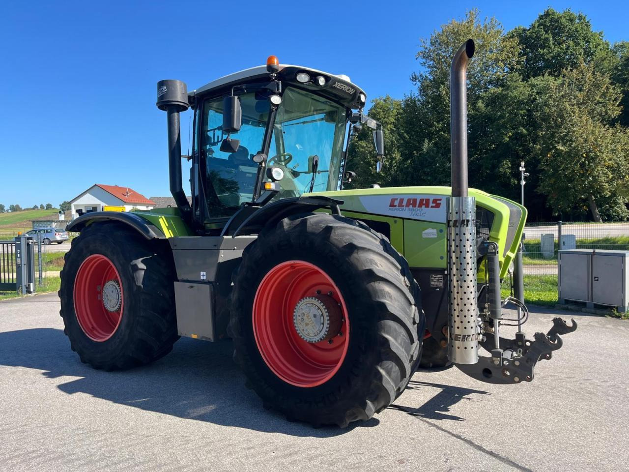 CLAAS Xerion 3800 Trac PTO mit GPS S3 mit Frontkraftheber und Heckzapfwelle, kommt vom Erstbesitzer, gepfl - Traktor: bild 2 CLAAS Xerion 3800 Trac PTO mit GPS S3 mit Frontkraftheber und Heckzapfwelle, kommt vom Erstbesitzer, gepfl - Traktor: bild 2