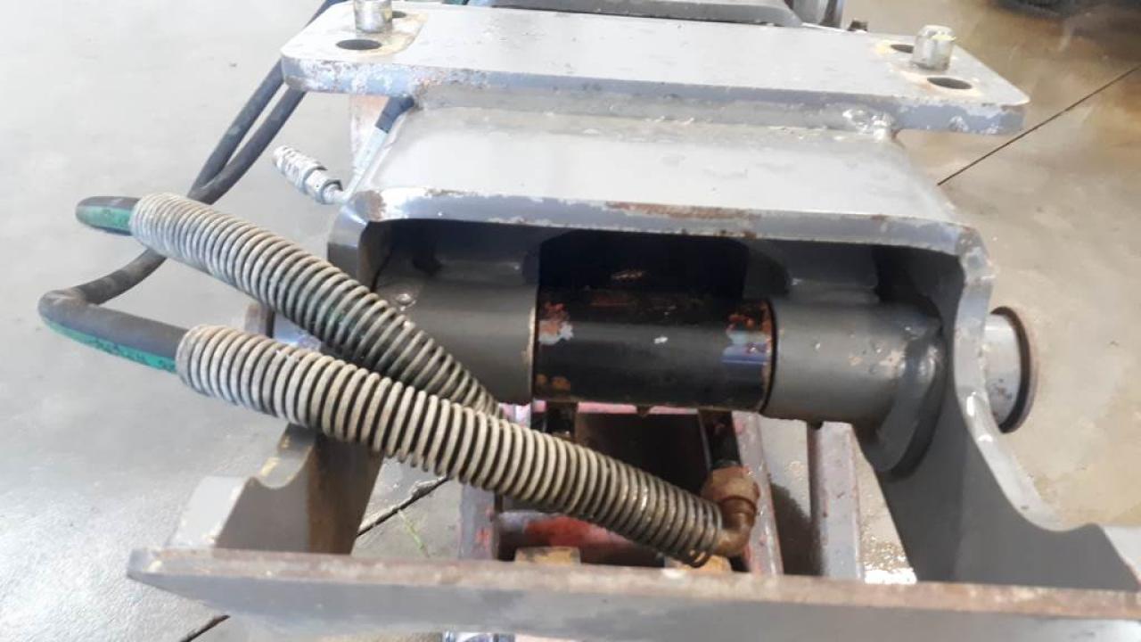 Fendt Hitch K80 ,Vario 718 - Redskapsfäste för Traktor: bild 3 Fendt Hitch K80 ,Vario 718 - Redskapsfäste för Traktor: bild 3