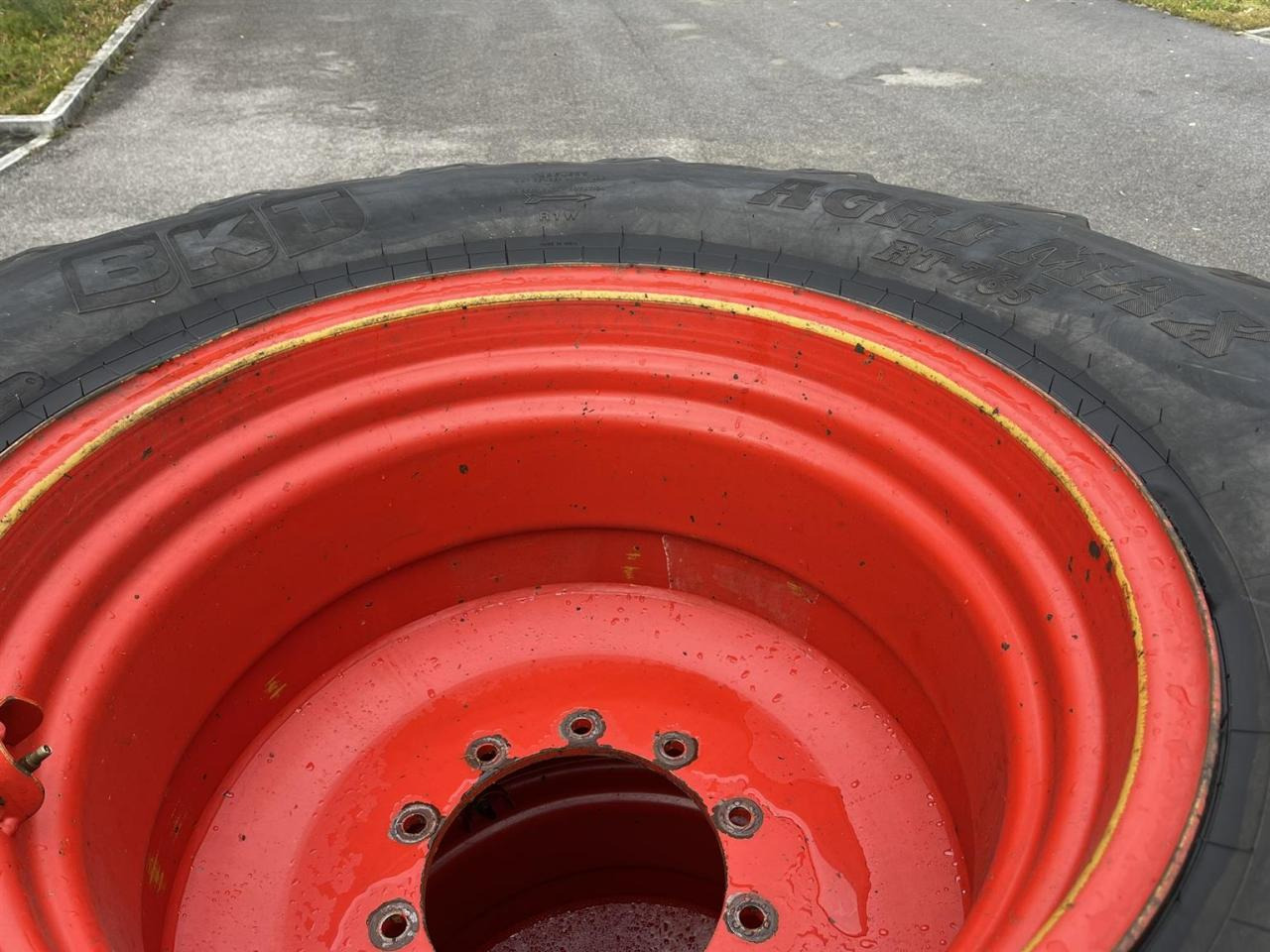 Fendt Räder 2.25m Spur, 828 826, 620/70 R46 600/70 R30 - Traktor: bild 4 Fendt Räder 2.25m Spur, 828 826, 620/70 R46 600/70 R30 - Traktor: bild 4