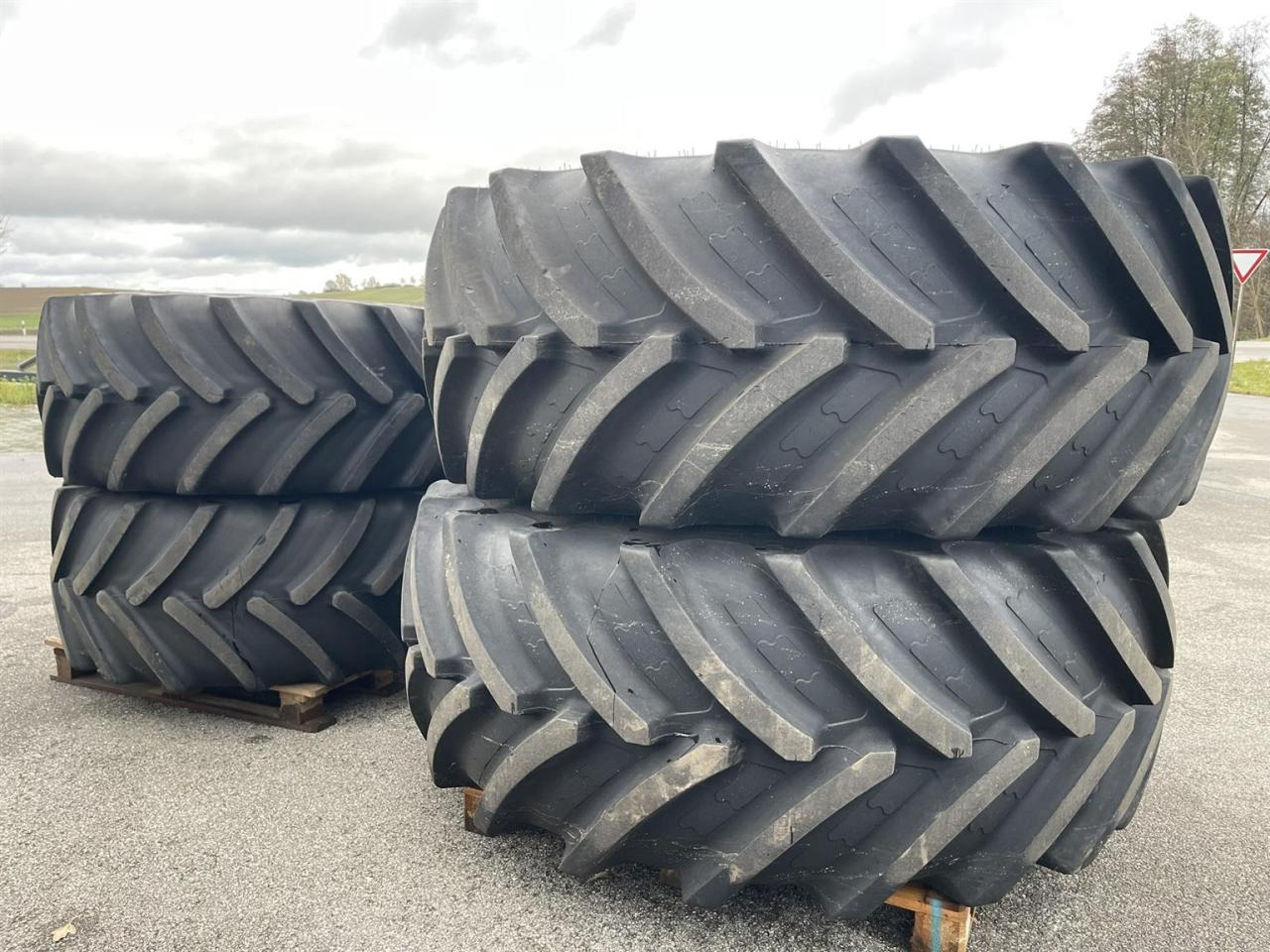 Fendt Räder 710/60 R42 600/60 R30 f. 718-724 820 - Traktor: bild 4 Fendt Räder 710/60 R42 600/60 R30 f. 718-724 820 - Traktor: bild 4