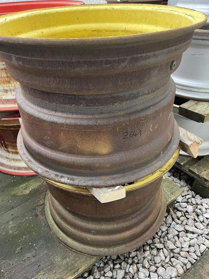 John Deere 15X24 / 8 Loch Felge - Fälg: bild 1 John Deere 15X24 / 8 Loch Felge - Fälg: bild 1