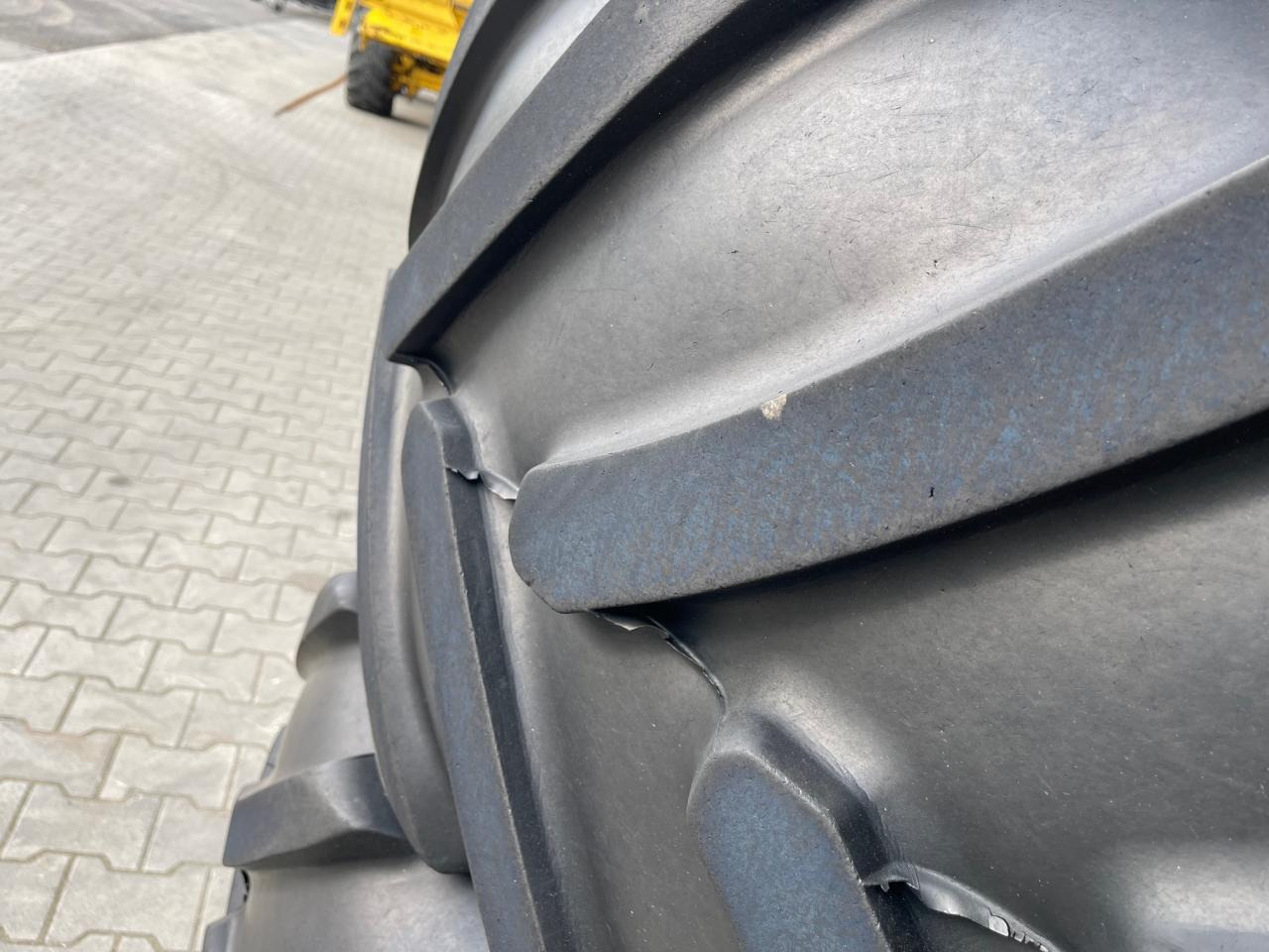 John Deere Kompletträder von 6R250, 650/65 R42 mit Bridgestone Decken aus 2019, ca. 50 % - Traktor: bild 5 John Deere Kompletträder von 6R250, 650/65 R42 mit Bridgestone Decken aus 2019, ca. 50 % - Traktor: bild 5