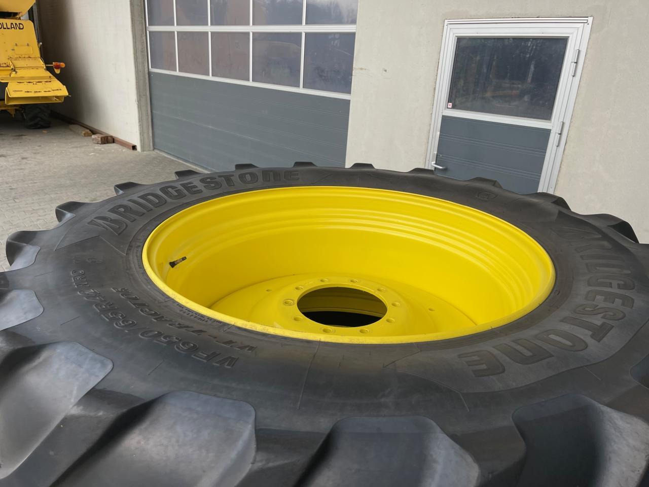 John Deere Kompletträder von 6R250, 650/65 R42 mit Bridgestone Decken aus 2019, ca. 50 % - Traktor: bild 2 John Deere Kompletträder von 6R250, 650/65 R42 mit Bridgestone Decken aus 2019, ca. 50 % - Traktor: bild 2