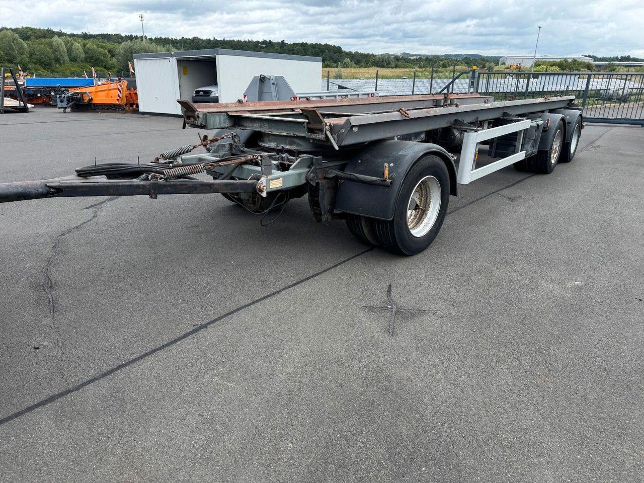 Hüffermann HMA 24.24 3- Achs- Blattfederung - Lastväxlarsläp/ Liftdumpersläp: bild 3 Hüffermann HMA 24.24 3- Achs- Blattfederung - Lastväxlarsläp/ Liftdumpersläp: bild 3