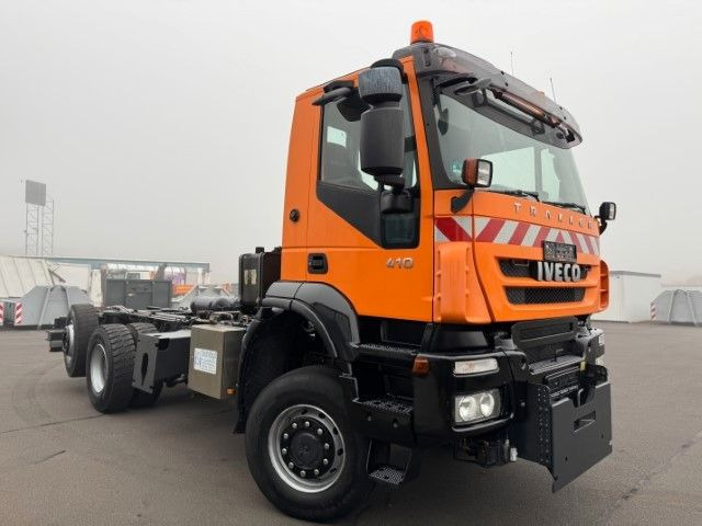 Iveco Trakker 410 6x4-2 Winterdienst - Chassi lastbil: bild 1 Iveco Trakker 410 6x4-2 Winterdienst - Chassi lastbil: bild 1