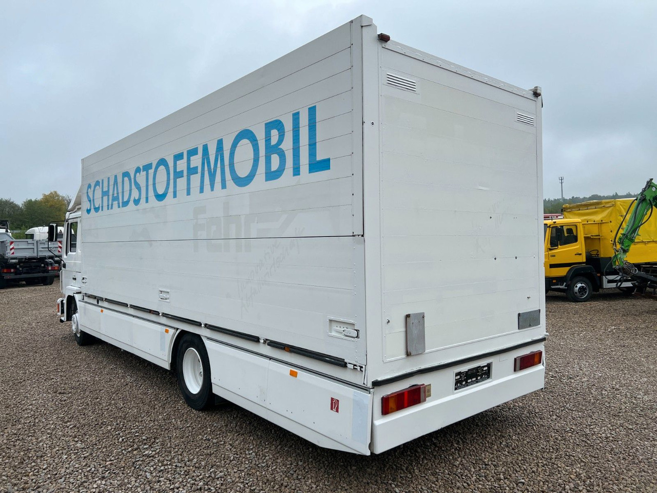 MAN 14.272 Schwenkwand / Schadstoffmobil MAN 14.272 Schwenkwand / Schadstoffmobil - Dryckestransport lastbil: bild 3 MAN 14.272 Schwenkwand / Schadstoffmobil MAN 14.272 Schwenkwand / Schadstoffmobil - Dryckestransport lastbil: bild 3