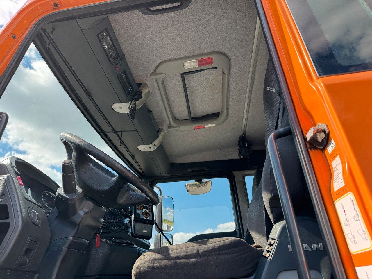 MAN TGA 18.350 4x4 Meiler Abroller RK 14.45 Winterd. - Lastväxlare lastbil: bild 5 MAN TGA 18.350 4x4 Meiler Abroller RK 14.45 Winterd. - Lastväxlare lastbil: bild 5