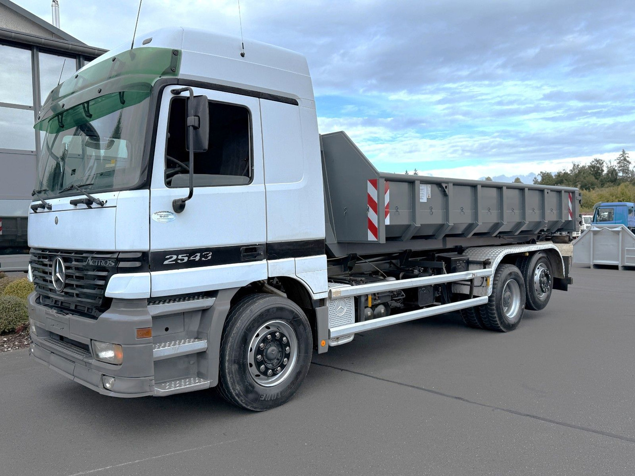 Mercedes-Benz Actros 2543 6x2 Klima + Kupplung - Lastväxlare lastbil: bild 1 Mercedes-Benz Actros 2543 6x2 Klima + Kupplung - Lastväxlare lastbil: bild 1