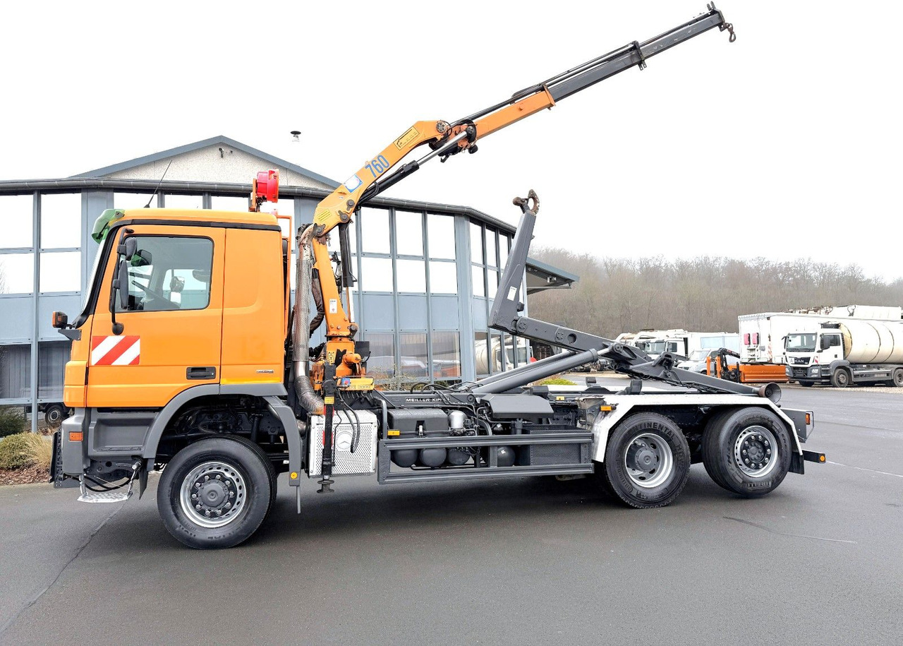 Mercedes-Benz Actros 2632 6x4/2 Meiller + HMF Kran - Lastväxlare lastbil, Kranbil: bild 1 Mercedes-Benz Actros 2632 6x4/2 Meiller + HMF Kran - Lastväxlare lastbil, Kranbil: bild 1