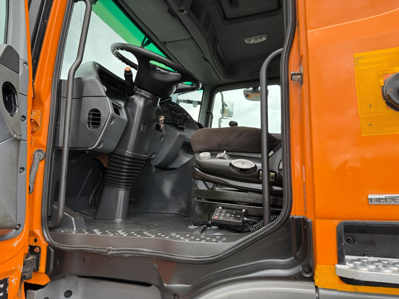 Mercedes-Benz Actros 3341 6x6 Hydraulikpumpe + Tank - Chassi lastbil: bild 5 Mercedes-Benz Actros 3341 6x6 Hydraulikpumpe + Tank - Chassi lastbil: bild 5