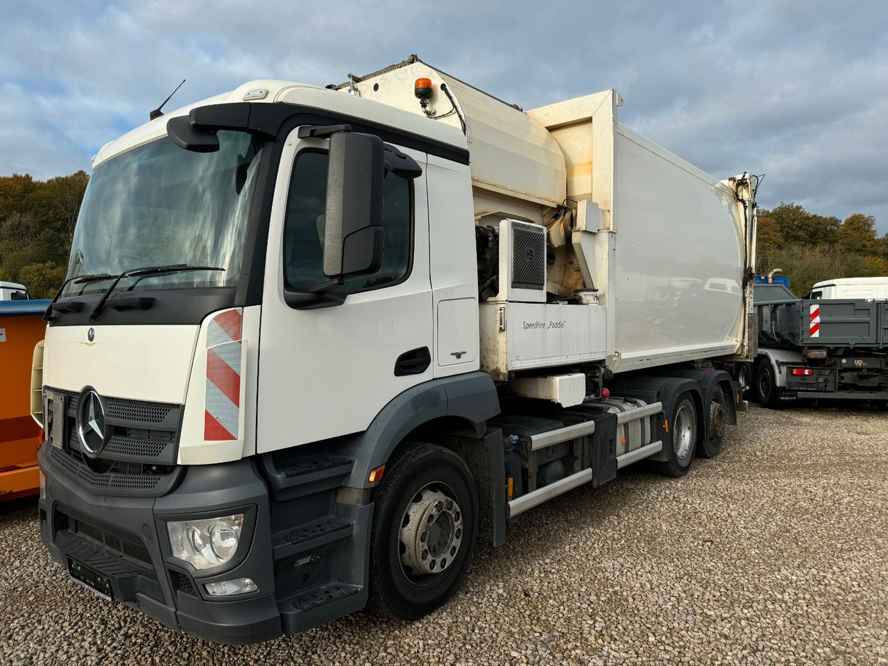 Mercedes-Benz Antos 2533 6x2 Seitenlader Euro 6 Mercedes-Benz Antos 2533 6x2 Seitenlader Euro 6 - Sopbil: bild 1 Mercedes-Benz Antos 2533 6x2 Seitenlader Euro 6 Mercedes-Benz Antos 2533 6x2 Seitenlader Euro 6 - Sopbil: bild 1