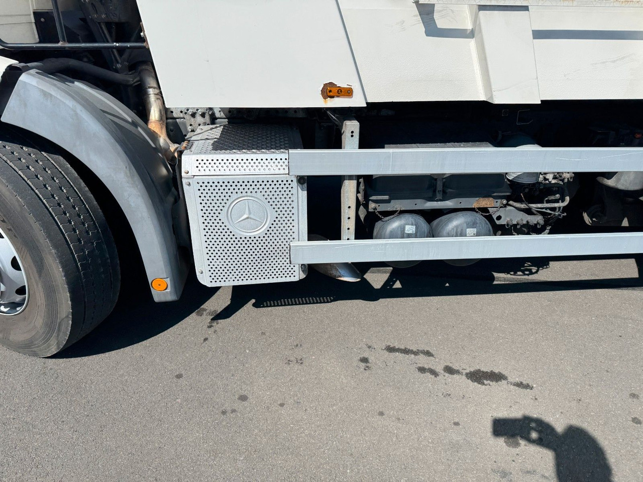 Mercedes-Benz Econic 2633 6x2 Faun Variopress 522 + Zoeller - Sopbil: bild 2 Mercedes-Benz Econic 2633 6x2 Faun Variopress 522 + Zoeller - Sopbil: bild 2