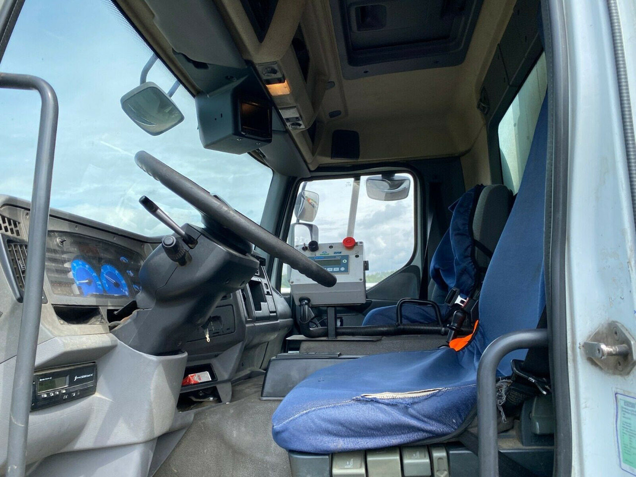 Renault 320 DCI Premium 6x2 Hydraulik Renault 320 DCI Premium 6x2 Hydraulik - Sopbil: bild 4 Renault 320 DCI Premium 6x2 Hydraulik Renault 320 DCI Premium 6x2 Hydraulik - Sopbil: bild 4