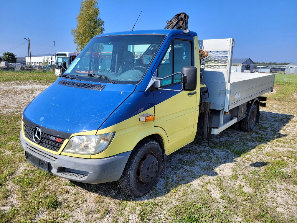 MERCEDES – BENZ SPRINTER 616CDI HIAB 027-2 Crane 10.2004  - Transportbil med flak: bild 2 MERCEDES – BENZ SPRINTER 616CDI HIAB 027-2 Crane 10.2004  - Transportbil med flak: bild 2