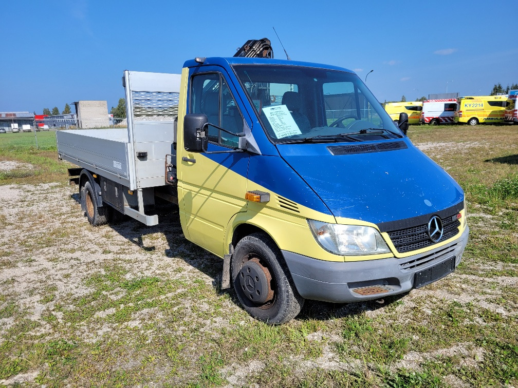 MERCEDES – BENZ SPRINTER 616CDI HIAB 027-2 Crane 10.2004  - Transportbil med flak: bild 1 MERCEDES – BENZ SPRINTER 616CDI HIAB 027-2 Crane 10.2004  - Transportbil med flak: bild 1