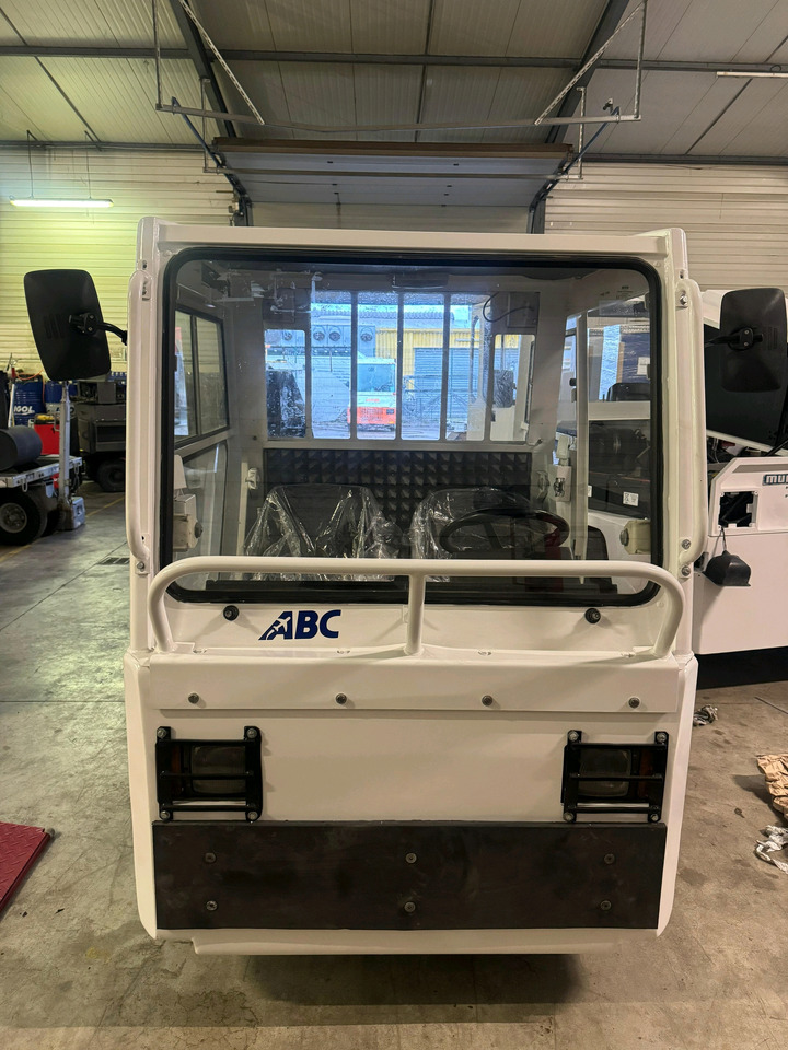 Charlatte 2012 - Bagagetraktor: bild 4 Charlatte 2012 - Bagagetraktor: bild 4