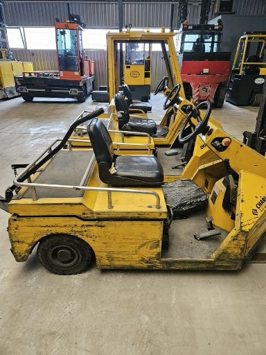 Charlatte TE206 - Bagagetraktor: bild 1 Charlatte TE206 - Bagagetraktor: bild 1