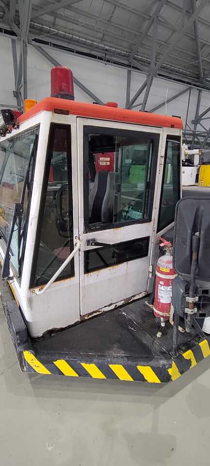 Douglas - Kalmar 280 - Pushbacktraktor: bild 4 Douglas - Kalmar 280 - Pushbacktraktor: bild 4