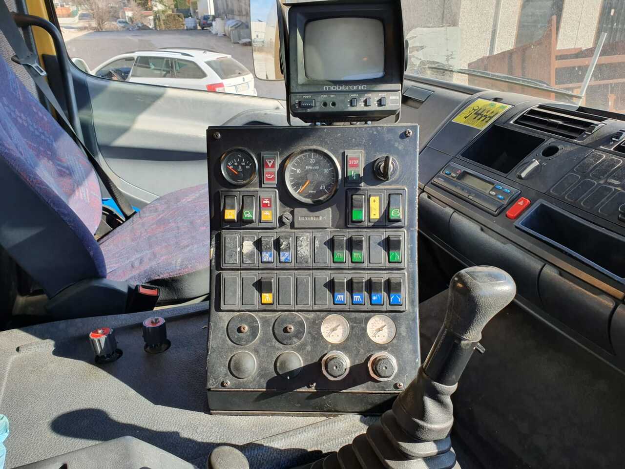 Runway Sweeper Johnston-Beam Scania P400 Model Beam S14000 - Sopmaskin: bild 3 Runway Sweeper Johnston-Beam Scania P400 Model Beam S14000 - Sopmaskin: bild 3