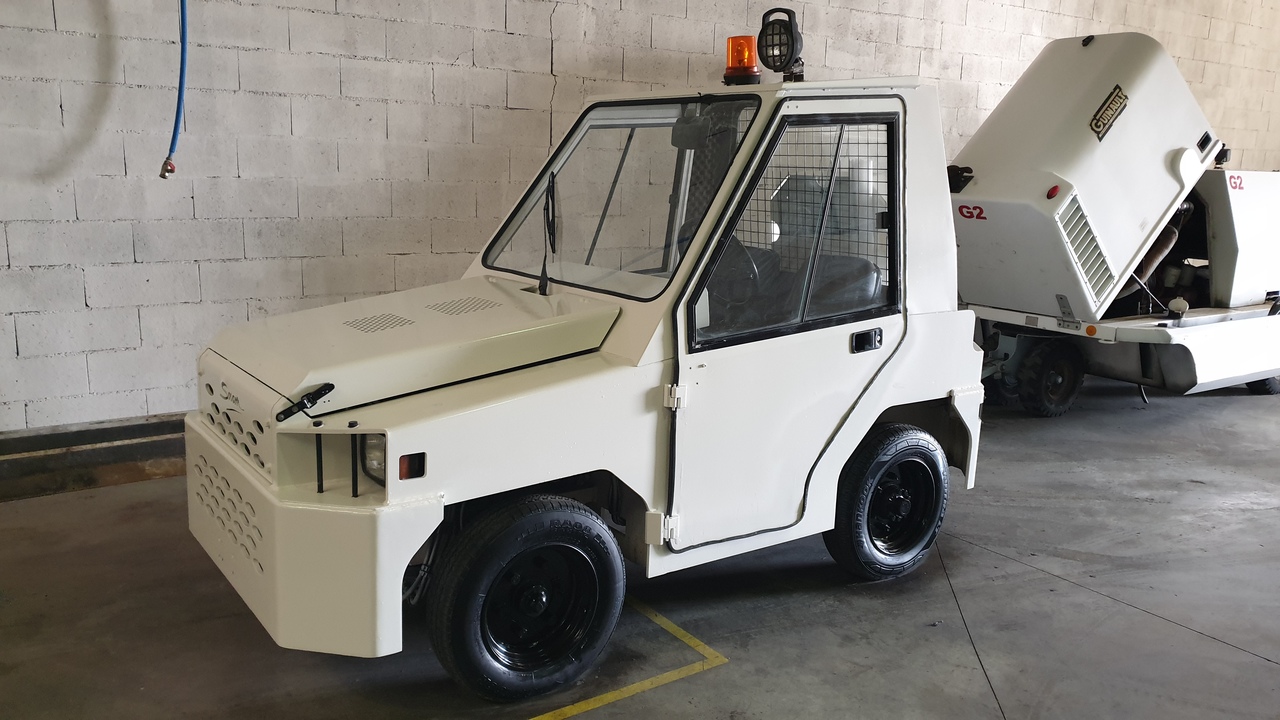 SOVAM TRACTOR/DIESEL K22 - Bagagetraktor: bild 5 SOVAM TRACTOR/DIESEL K22 - Bagagetraktor: bild 5