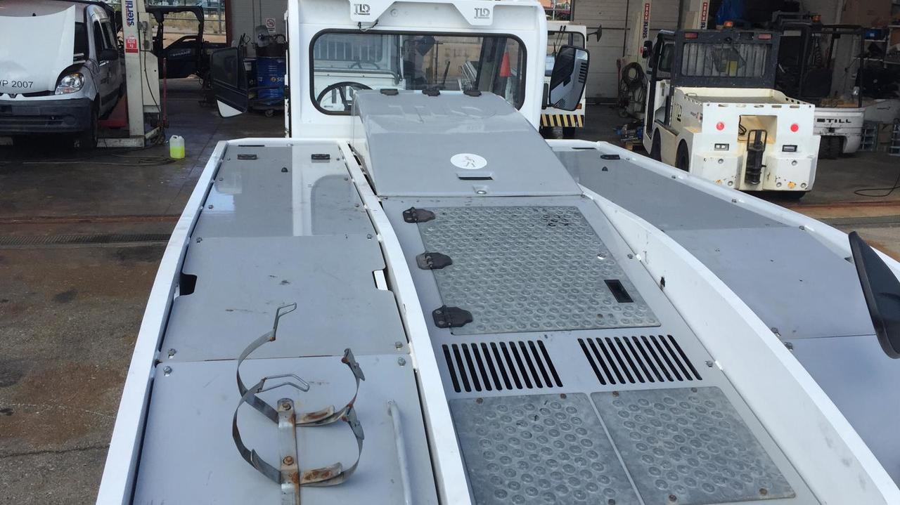 TLD TMX150-9 - Pushbacktraktor: bild 2 TLD TMX150-9 - Pushbacktraktor: bild 2