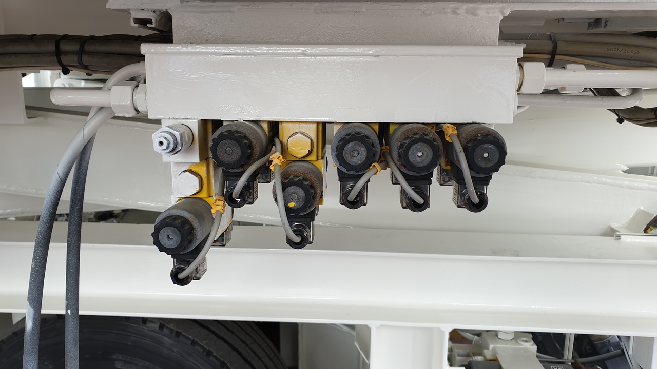 Loader Universal Trepel 70U - Container- och pallastare: bild 5 Loader Universal Trepel 70U - Container- och pallastare: bild 5