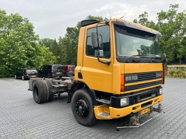 DAF CF 65 FA65.210 CF Right Hand Drive - Chassi lastbil: bild 1 DAF CF 65 FA65.210 CF Right Hand Drive - Chassi lastbil: bild 1