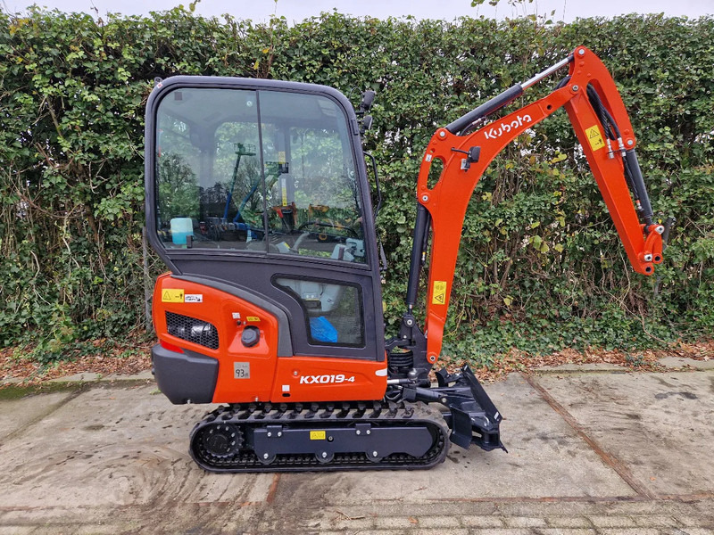 Kubota KX019-4 Hi-spec (NIEUW) - Minigrävmaskin: bild 2 Kubota KX019-4 Hi-spec (NIEUW) - Minigrävmaskin: bild 2