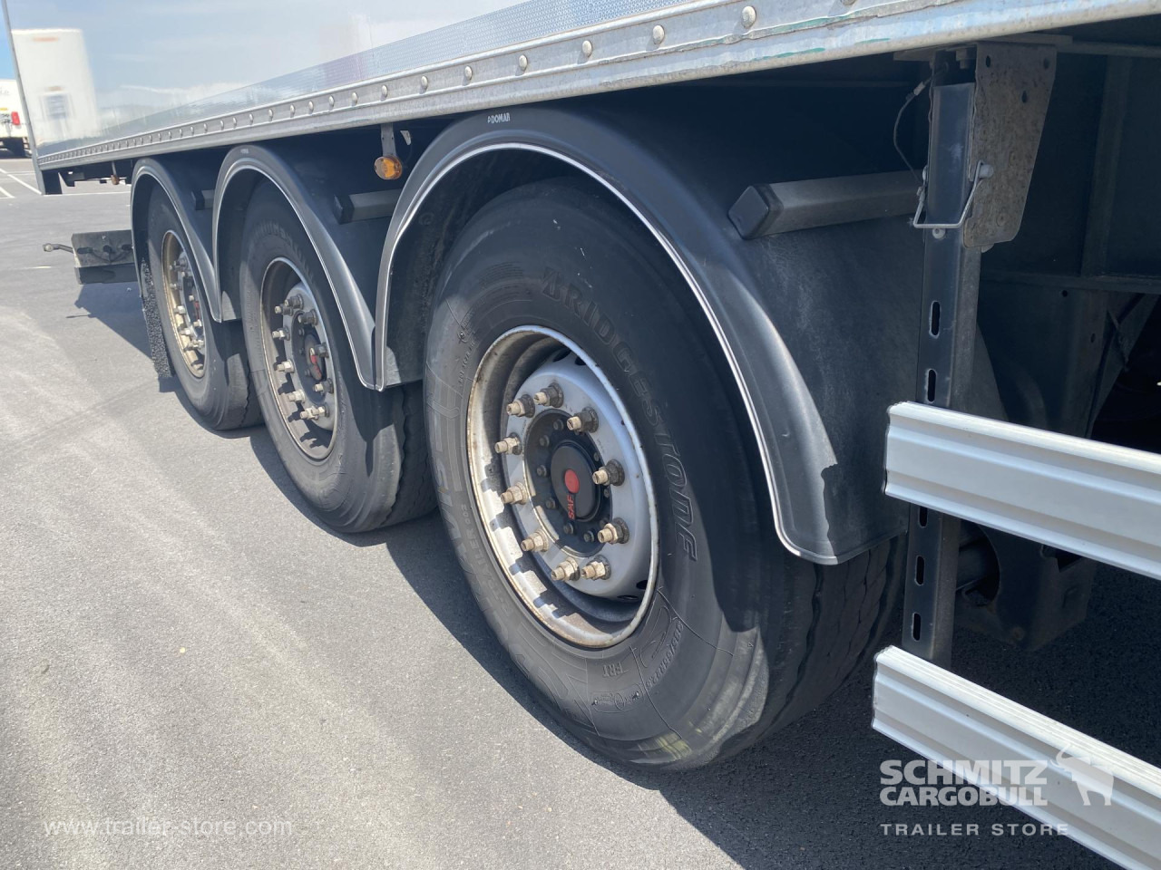 FRUEHAUF Dryfreight Standard Roller shutter door - Skåp semitrailer: bild 3 FRUEHAUF Dryfreight Standard Roller shutter door - Skåp semitrailer: bild 3