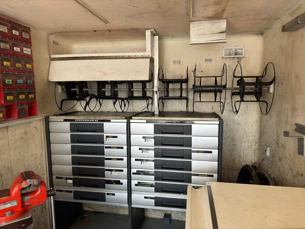 Mercedes-Benz Sprinter 2.2 Ambulance - Byggmaskiner: bild 2 Mercedes-Benz Sprinter 2.2 Ambulance - Byggmaskiner: bild 2