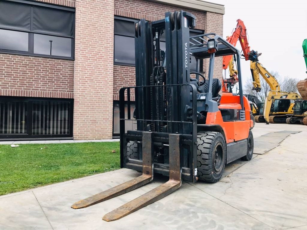 Toyota 7 FB MF 50 - Eltruck: bild 1 Toyota 7 FB MF 50 - Eltruck: bild 1