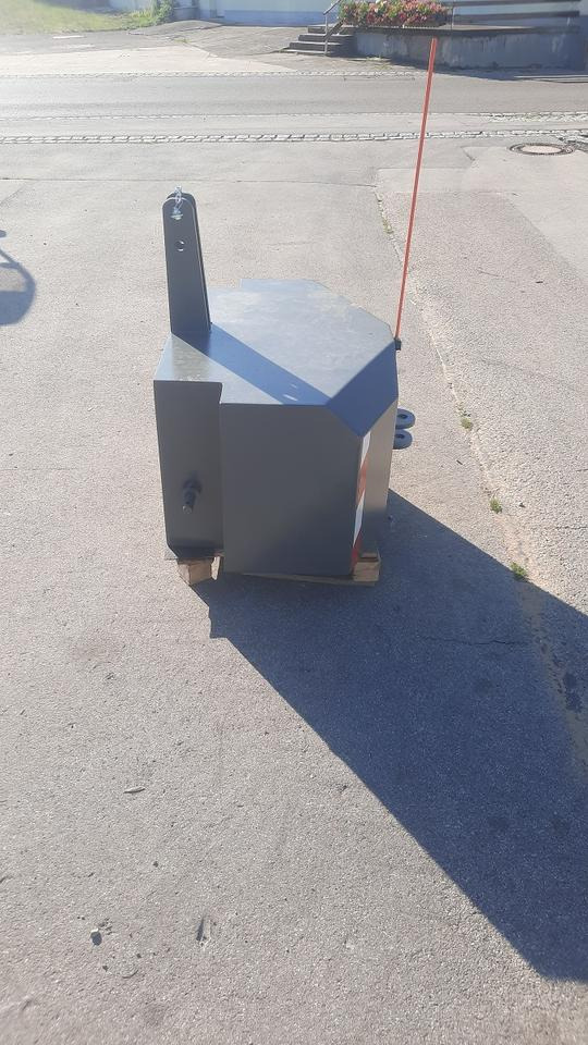 Frontgewicht Ballast Heckgewicht 800kg Traktor Gewicht Fendt - Motvikt: bild 3 Frontgewicht Ballast Heckgewicht 800kg Traktor Gewicht Fendt - Motvikt: bild 3