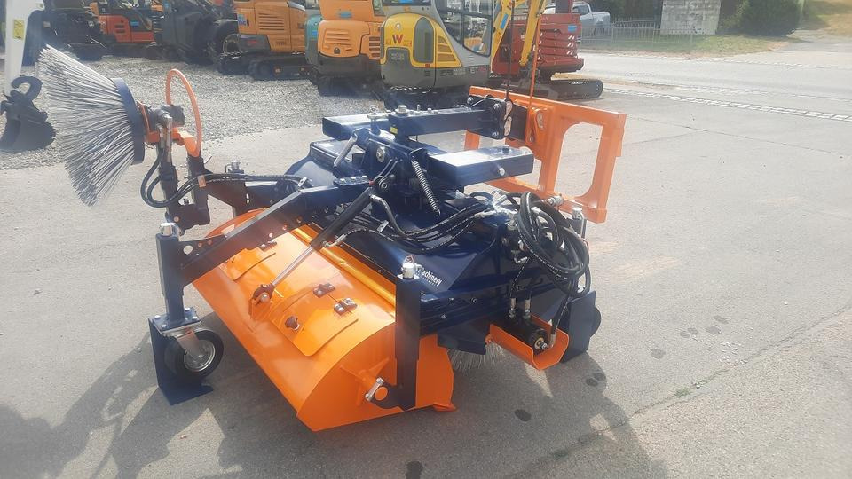 Kehrmaschine 1,2m 1,5m 1,8m 2,3m Schlepper Radlader Teleskoplader - Sopaggregat: bild 4 Kehrmaschine 1,2m 1,5m 1,8m 2,3m Schlepper Radlader Teleskoplader - Sopaggregat: bild 4