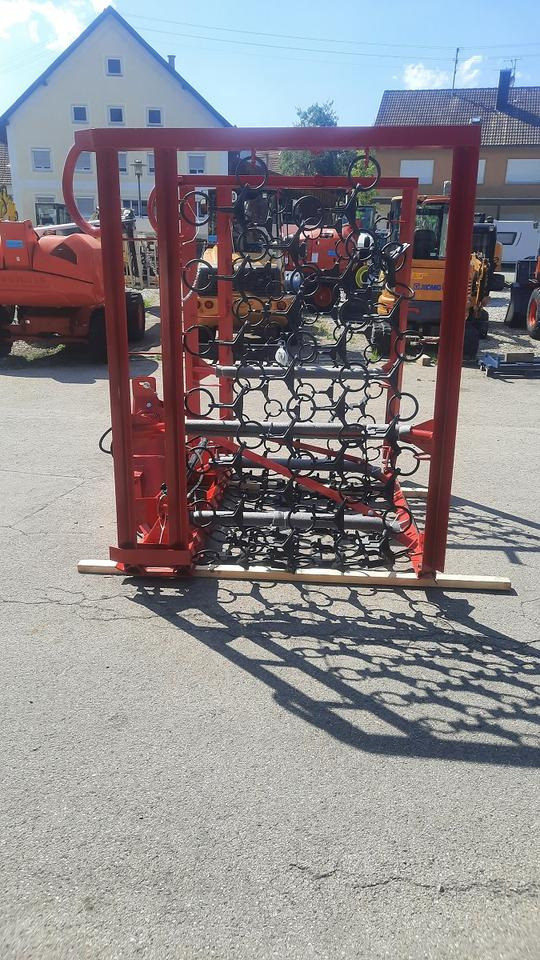 Wiesenegge 6 - 8m Wiesenstriegel Wiesenschleppe Traktor John deer - Gräsharv: bild 2 Wiesenegge 6 - 8m Wiesenstriegel Wiesenschleppe Traktor John deer - Gräsharv: bild 2