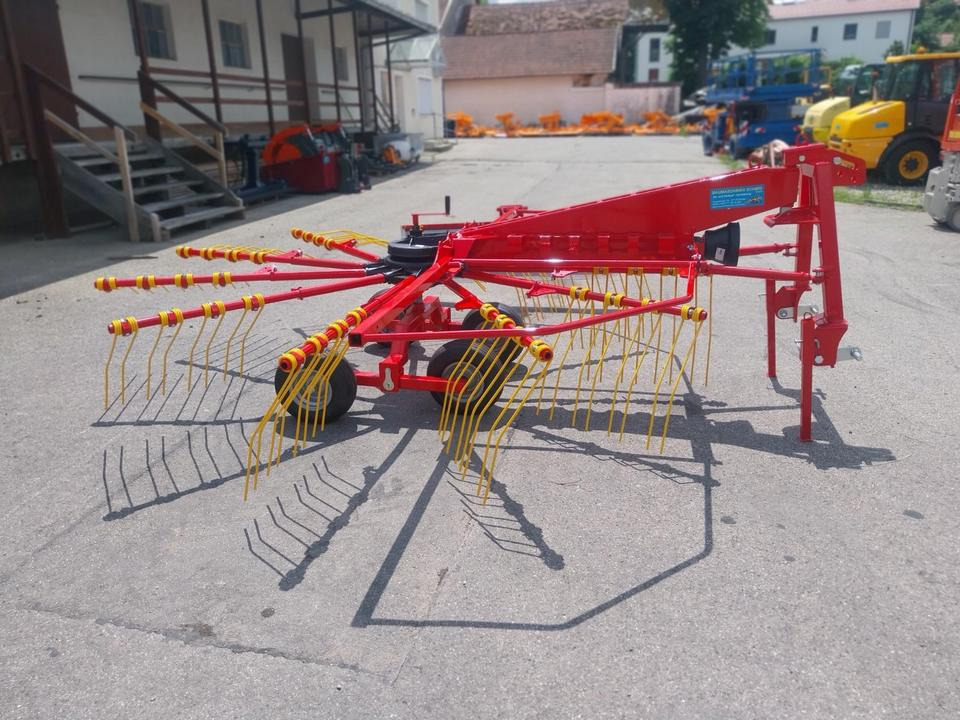 Neuen Kreiselschwader Schwader 4,2m KN-420 Claas - Hövändare: bild 3 Neuen Kreiselschwader Schwader 4,2m KN-420 Claas - Hövändare: bild 3