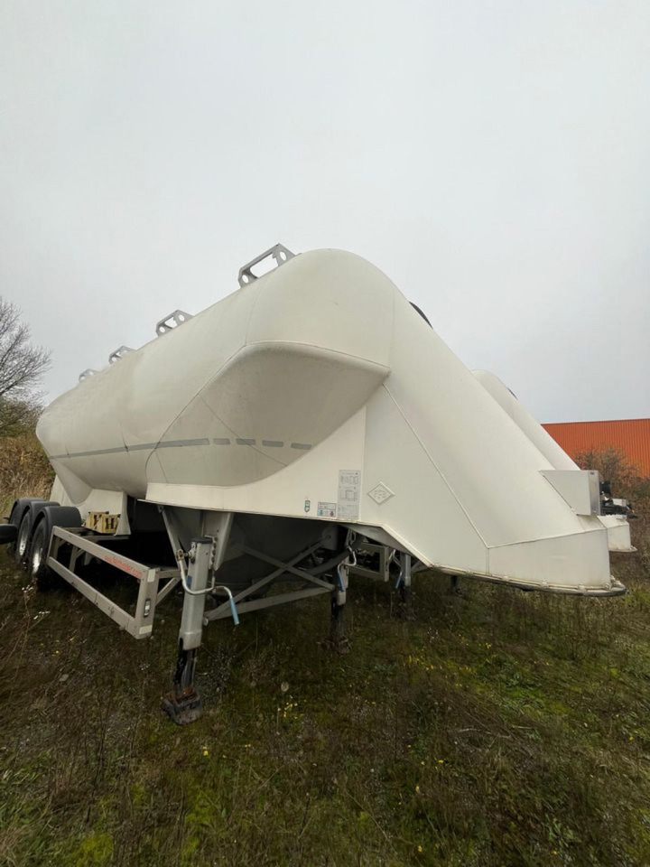 FELDBINDER Silo für Staub und Rieselgüter EUT 40.3 Auflieger Zement 40m³, Lenkachse - Bulktrailer: bild 2 FELDBINDER Silo für Staub und Rieselgüter EUT 40.3 Auflieger Zement 40m³, Lenkachse - Bulktrailer: bild 2