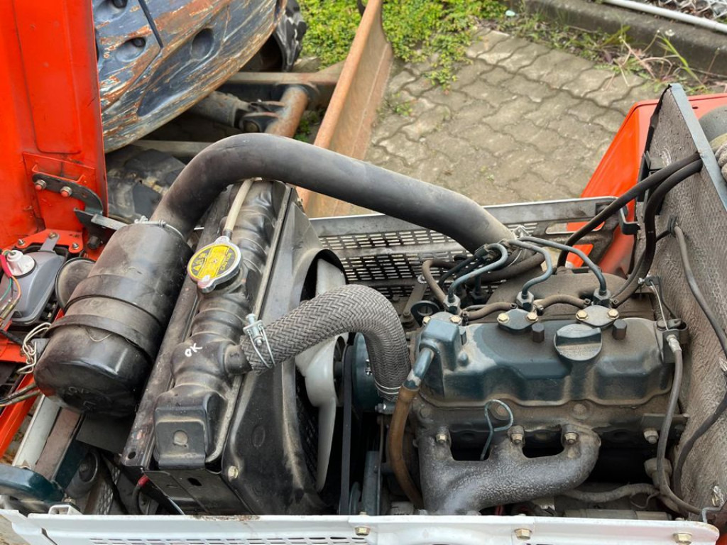 Minitraktor KUBOTA Trecker 1400 Diverse mit Zapfwelle am Heck und Heuwender: bild 10 Minitraktor KUBOTA Trecker 1400 Diverse mit Zapfwelle am Heck und Heuwender: bild 10
