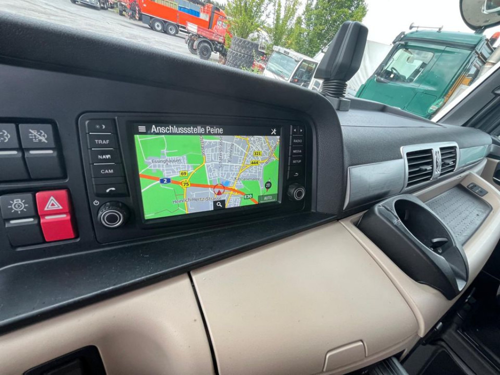 MAN TG-X 26.460 6x2-2 BL Pritsche Kran PK 24.001 Funk Lenk - Flakbil, Kranbil: bild 2 MAN TG-X 26.460 6x2-2 BL Pritsche Kran PK 24.001 Funk Lenk - Flakbil, Kranbil: bild 2