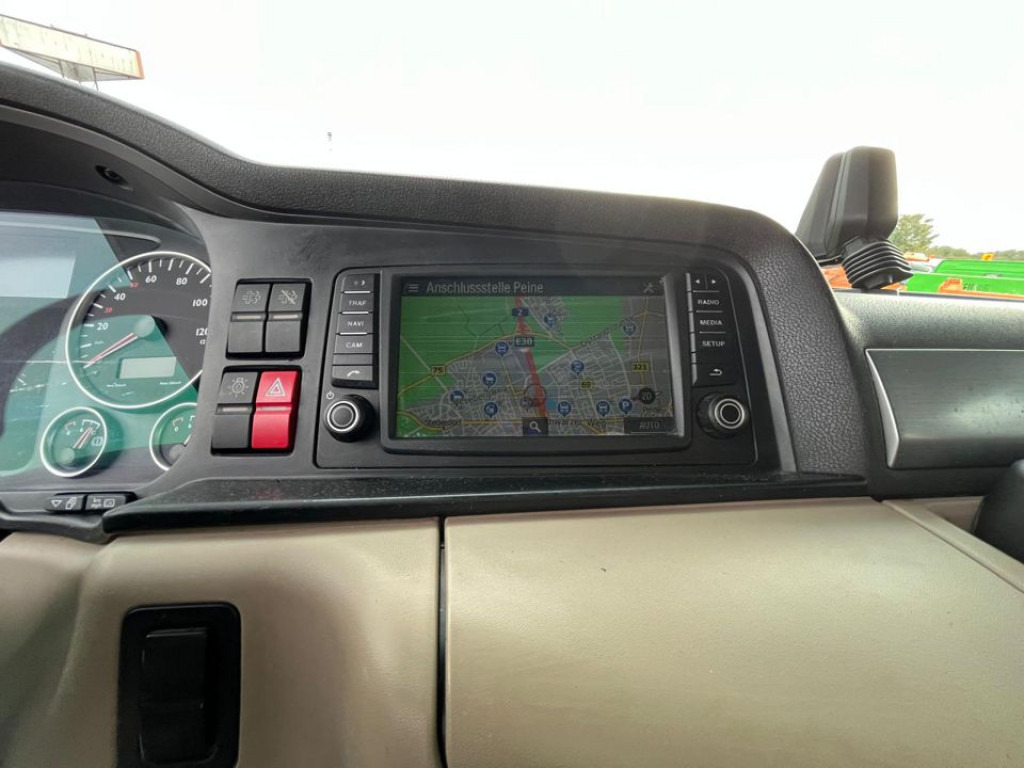 MAN TG-X 26.460 6x2-2 BL Pritsche Kran PK 24.001 Funk Lenk - Flakbil, Kranbil: bild 4 MAN TG-X 26.460 6x2-2 BL Pritsche Kran PK 24.001 Funk Lenk - Flakbil, Kranbil: bild 4