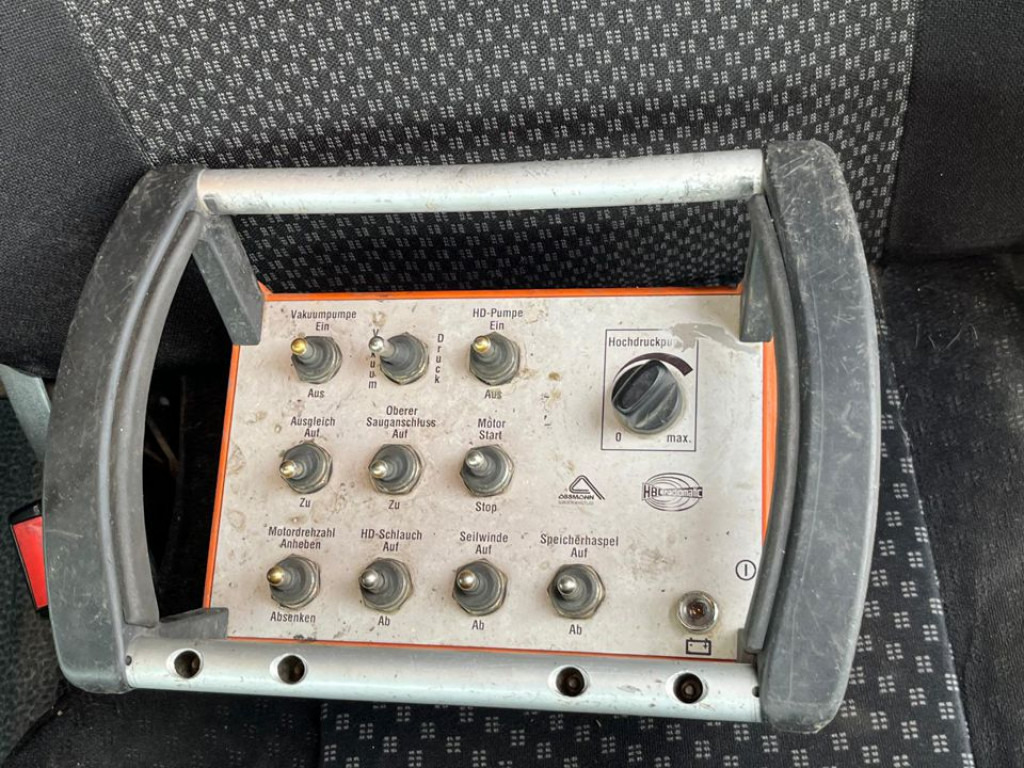 MERCEDES-BENZ Actros 2546 L 6x2 Saug + Spülwagen super Zustand ADR - Sugbil: bild 2 MERCEDES-BENZ Actros 2546 L 6x2 Saug + Spülwagen super Zustand ADR - Sugbil: bild 2