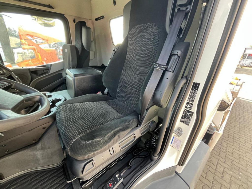MERCEDES-BENZ Antos 2543 L 6x2 Abrollkipper mit Kran Funk+Greiferst. - Lastväxlare lastbil, Kranbil: bild 4 MERCEDES-BENZ Antos 2543 L 6x2 Abrollkipper mit Kran Funk+Greiferst. - Lastväxlare lastbil, Kranbil: bild 4